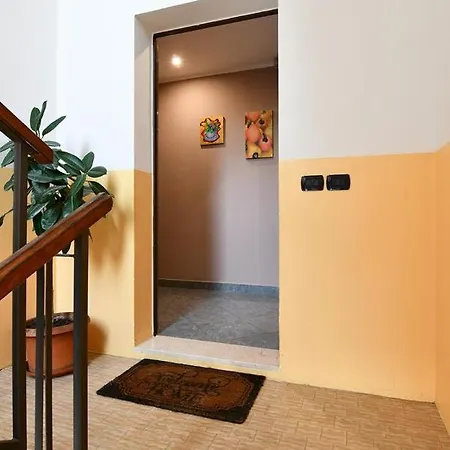 Affitti Turistici: Oasi Felice Tatil Evi Torrile